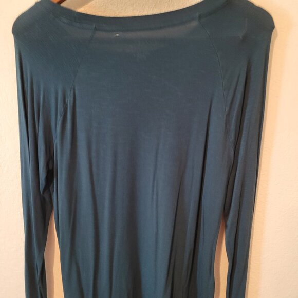 Time and Tru Womens Long Sleeve Teal Shirt with Silver Horse Decal on Front - Picture 2 of 4